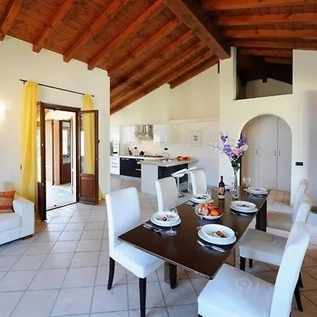 Villa Mimosa *